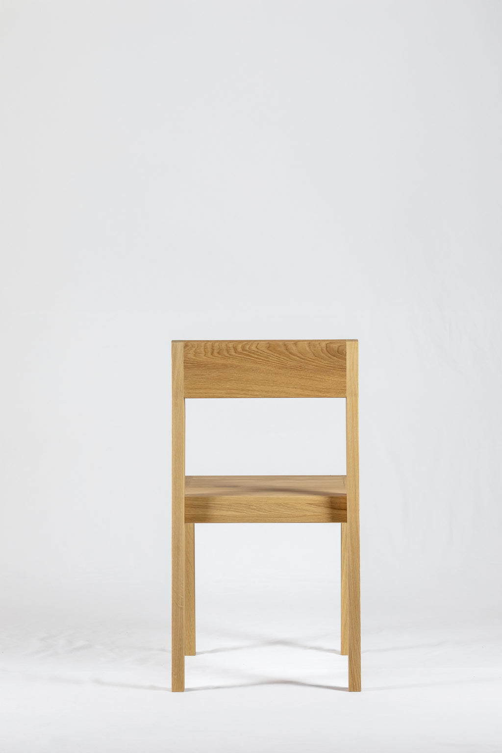 Minimalistischer Eichenstuhl Bjørn (781M) – Massivholz, zeitloses Design, ergonomisch & bequem