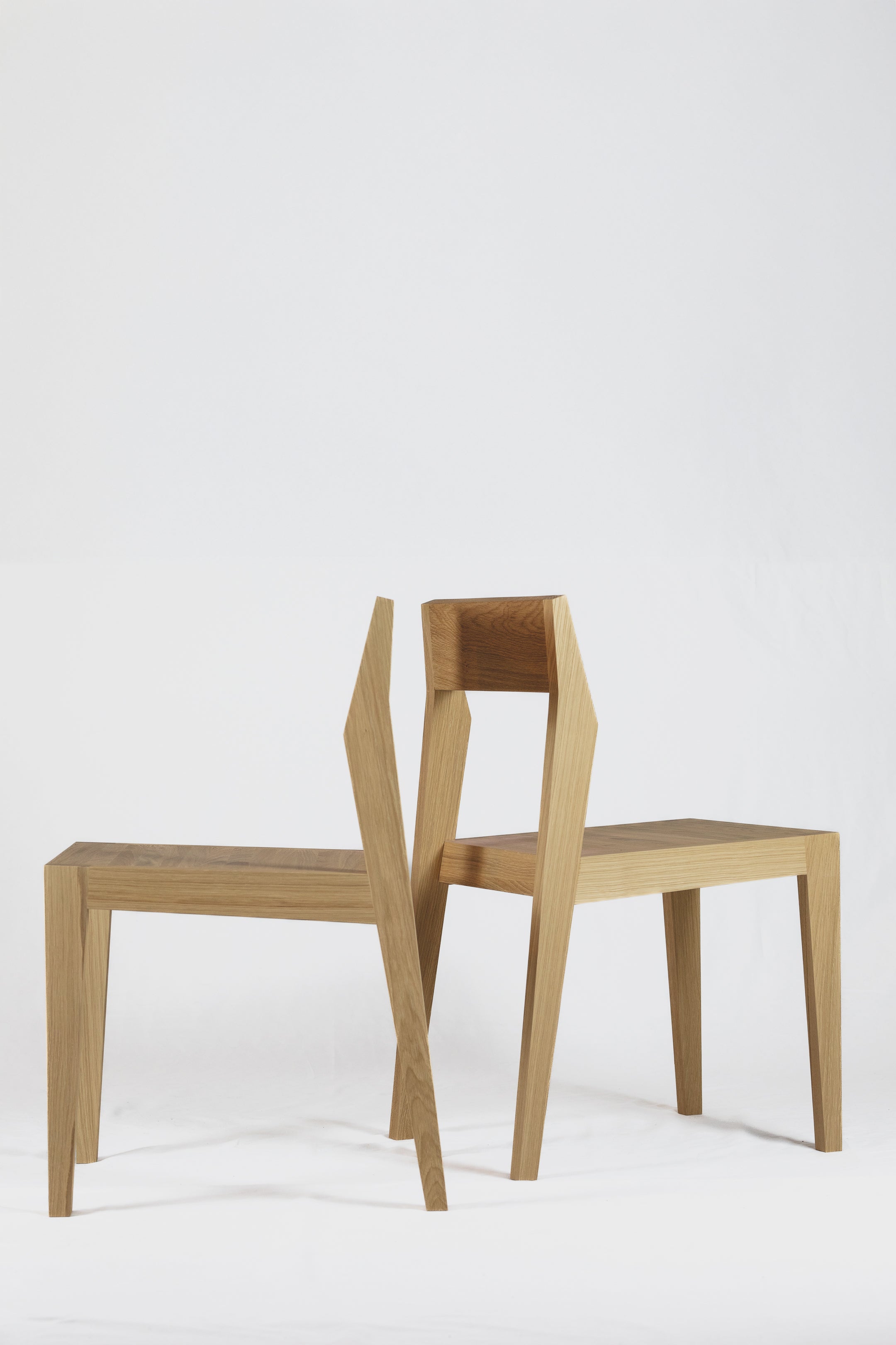 Minimalistischer Eichenstuhl Bjørn (781M) – Massivholz, zeitloses Design, ergonomisch & bequem