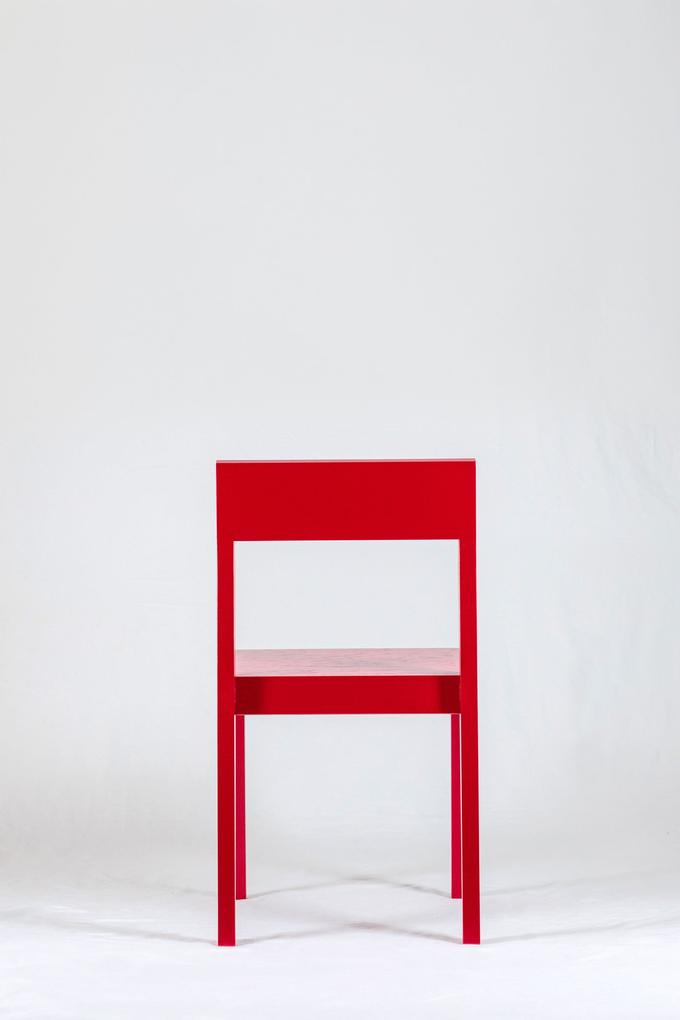 Minimalistischer Stuhl BJØRN Bella Rouge – Massivholz, zeitloses Design, ergonomisch & bequem