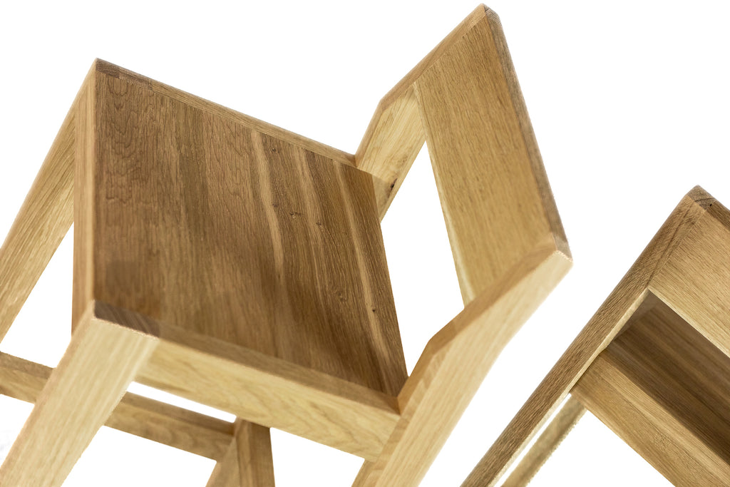 Barhocker bjørn (781H) aus massiver Eiche - bequem, ergonomisch, minimalistisch und zeitlos.